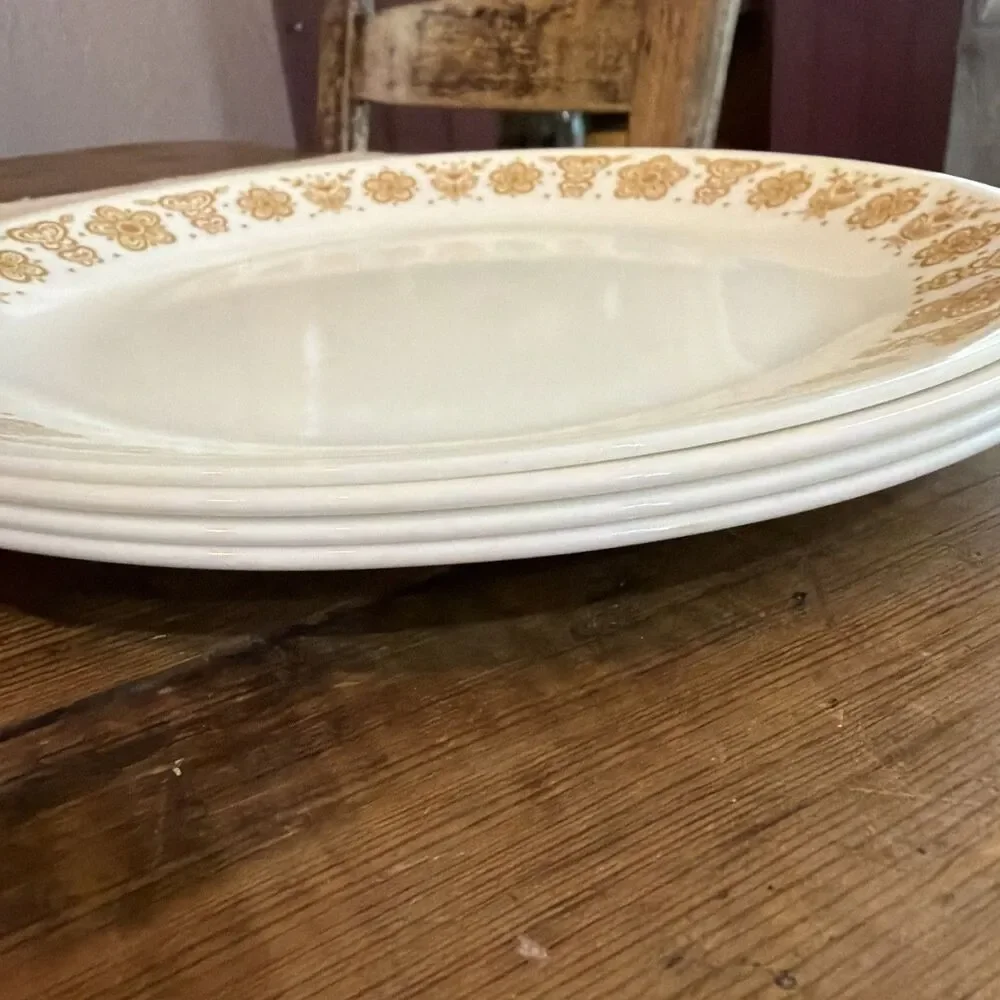 Corelle Butterfly Gold Dinner Plates Nice vintage set of 4, 10.5”